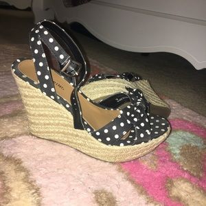 Polka dot wedges